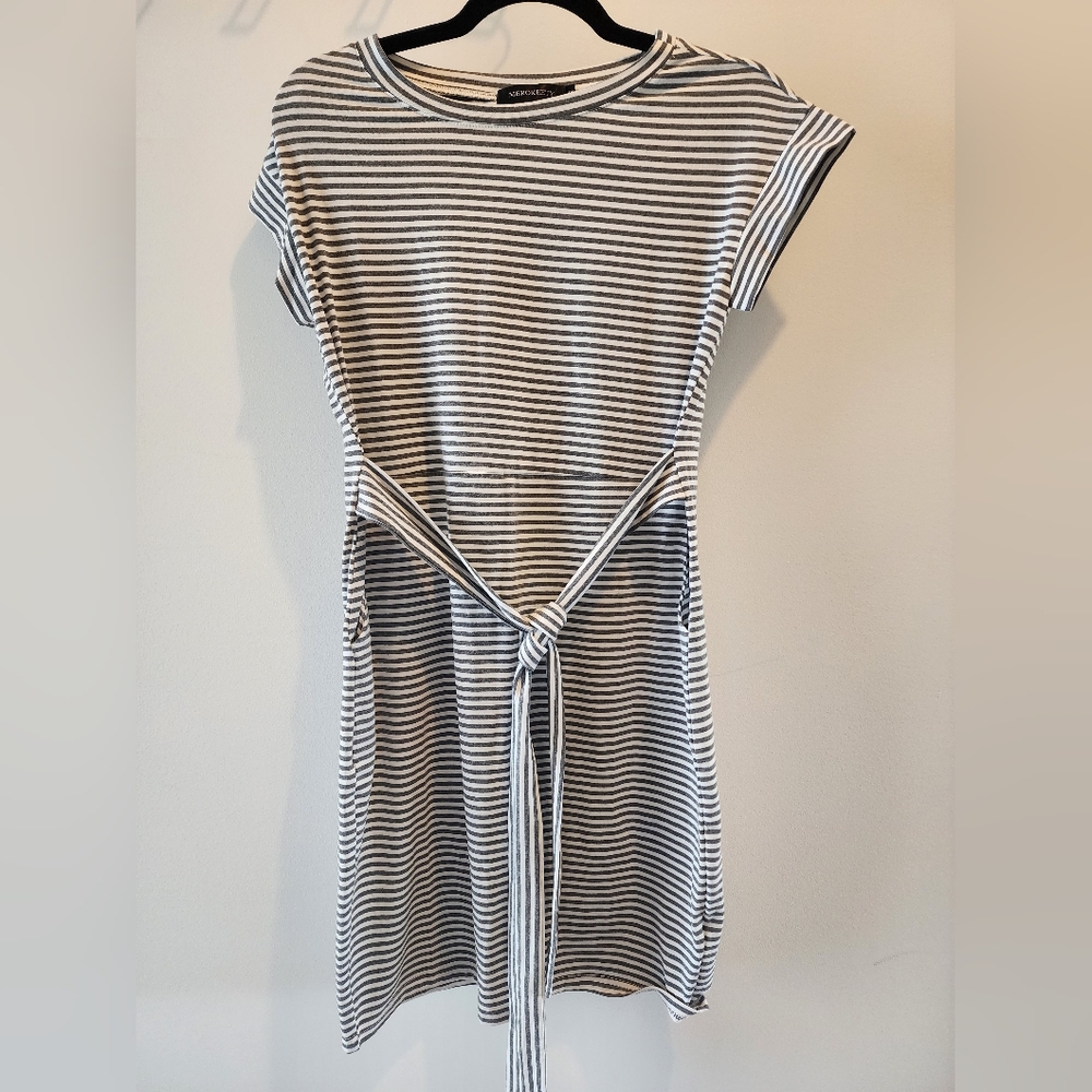 Merokeety Gray and White striped dress size small